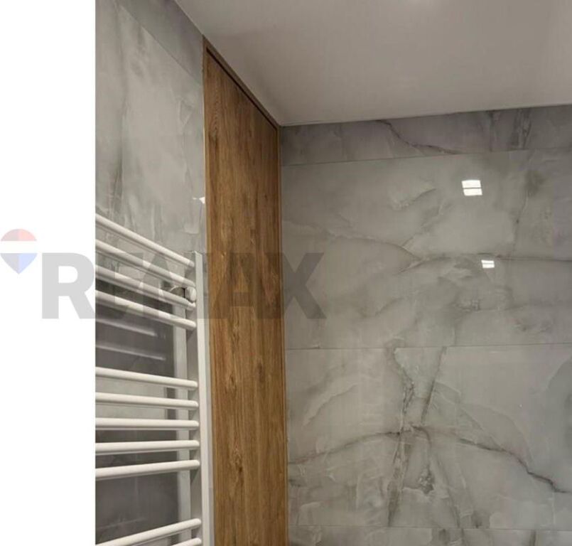 Apartament Luksoz 1+1 në shitje ne Qender