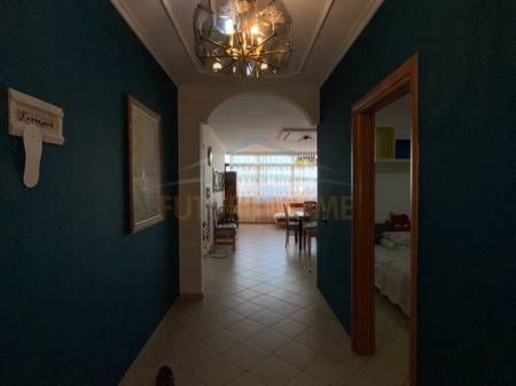 Affitto, Appartamento 3+1+2, Via Kavaja. PRO74880