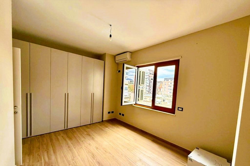 GARDA SUPER AMBIENT PER UFFICIO + GARAGE IN AFFITTO