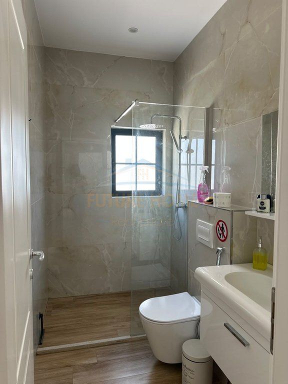 Qera, Penthouse, Durres