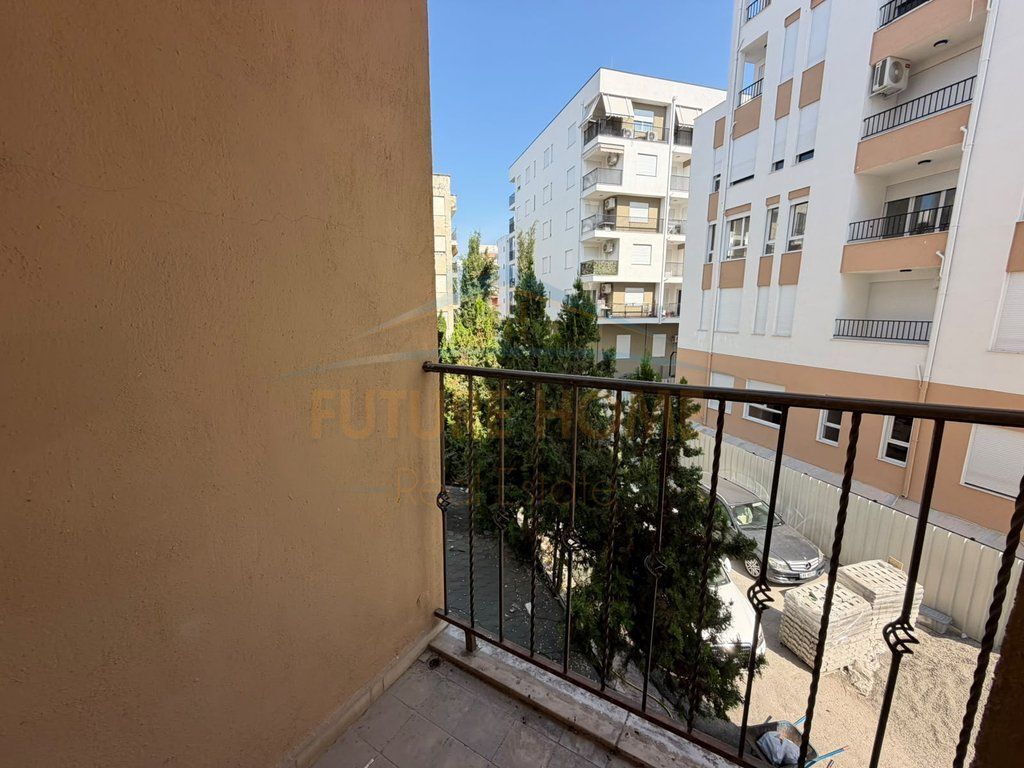 Shitet, Apartament 2+1+2 Ballkone, Golem
