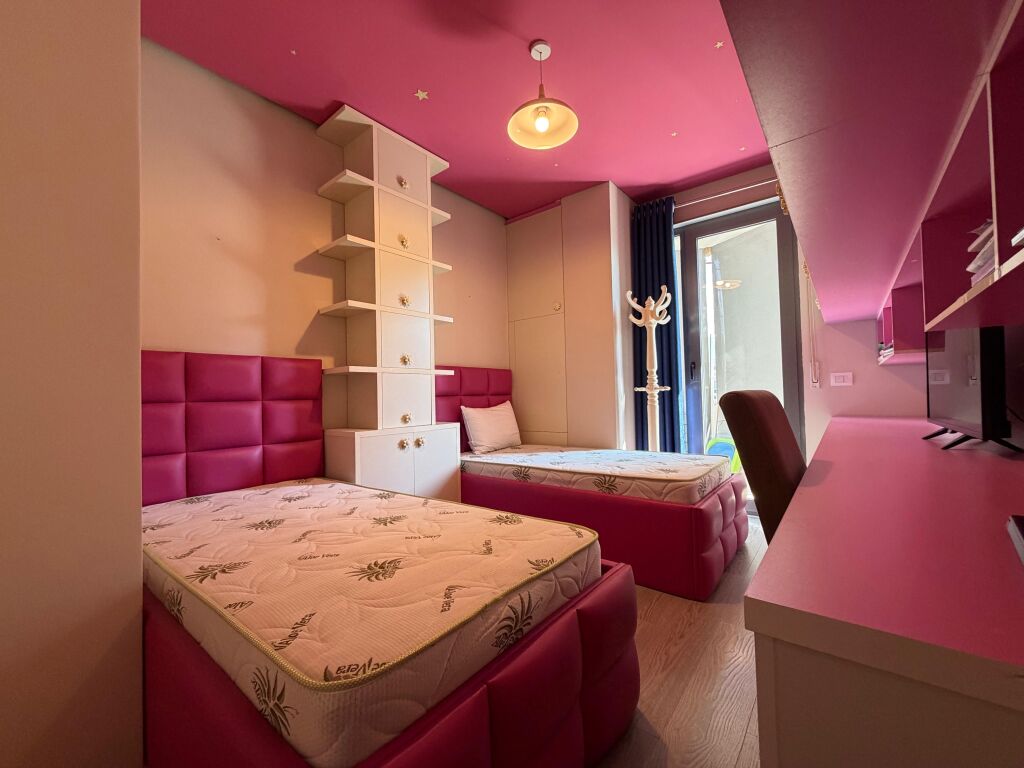SHITET APARTAMENT 2+1+2 TEK RRUGA E KOSOVAREVE!