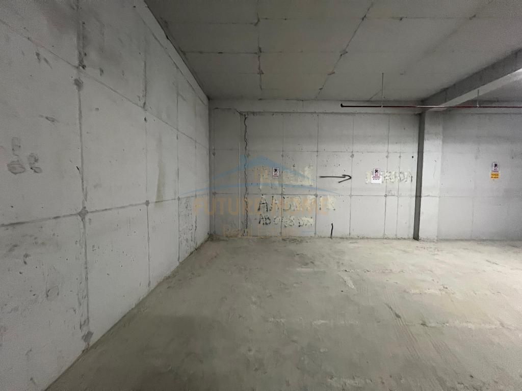 Shitet, Apartament 1+1, 5 Maji, Tirane.