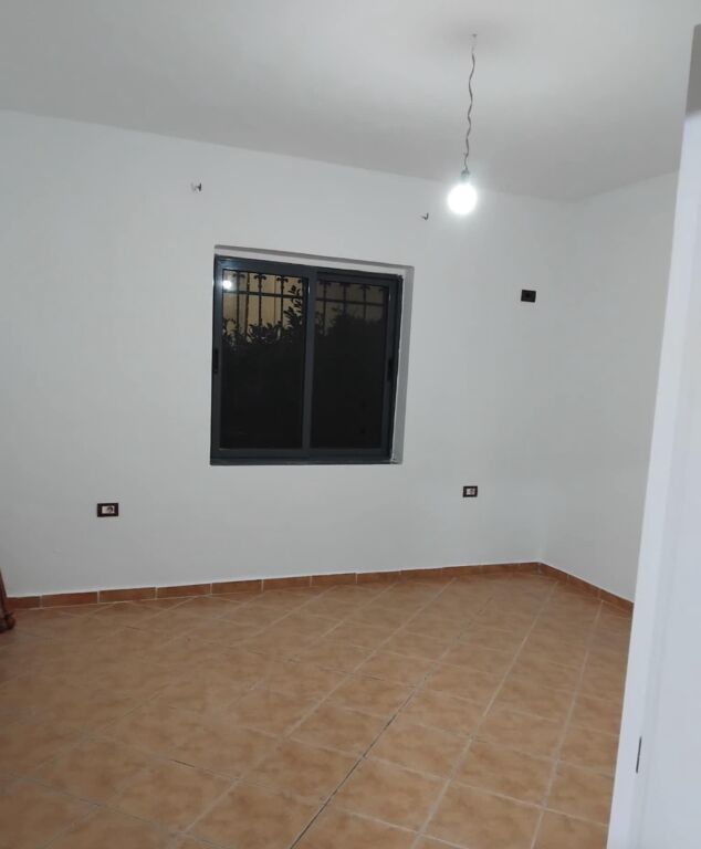 Qera | Ambjent Biznesi | Kamëz | 400 €/muaj