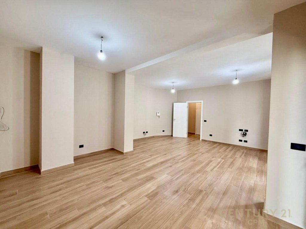 GARDA SUPER AMBIENT PER UFFICIO + GARAGE IN AFFITTO