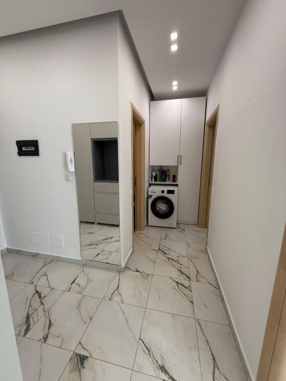 Jepet me qera apartament 2+1 tek Liqeni Thate.