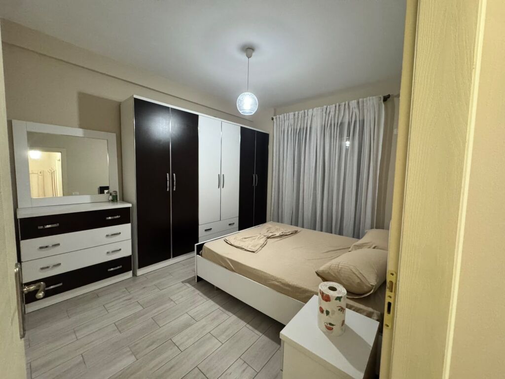 Apartment 2+1, Astir!
