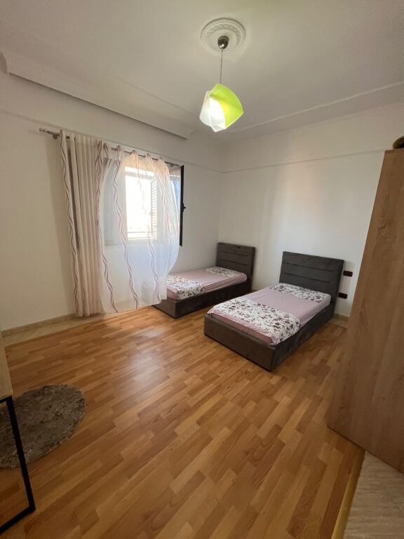 🏡 JEPET ME QIRA APARTAMENT 2+1 PRANË STADIUMIT, DURRËS