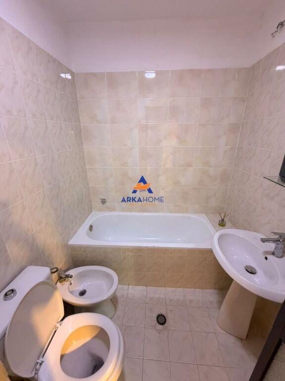 LOCALE DI SERVIZIO IN AFFITTO 40 M2 "IN VASIL SHANTO" 45.000 LEKE