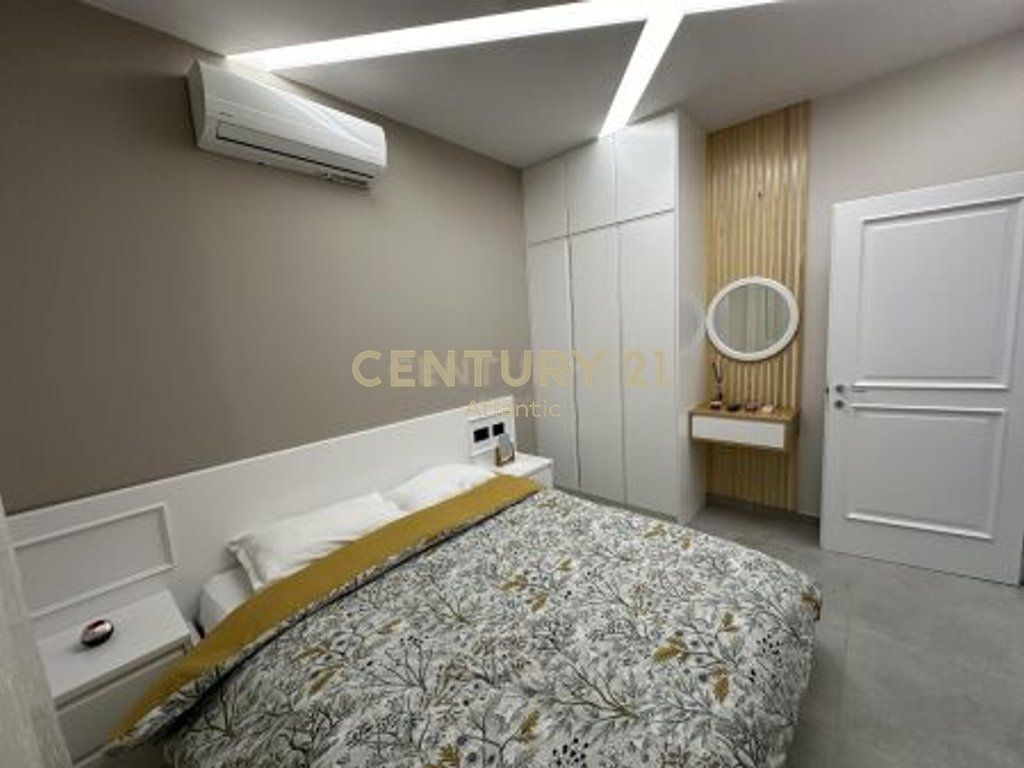Business premises + 3 Apartments 1+1 for sale, first line with the main road in Plazh Hekurudha!