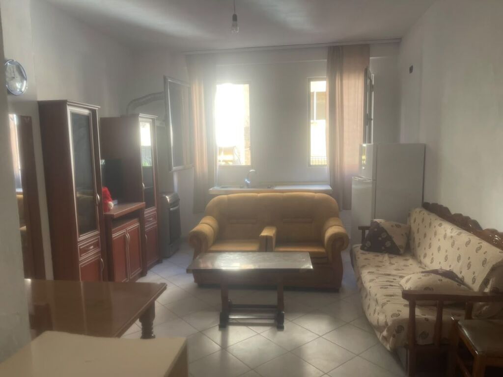Qera | Apartament 1 + 1 | Pallati me Shigjeta | 350 €/muaj