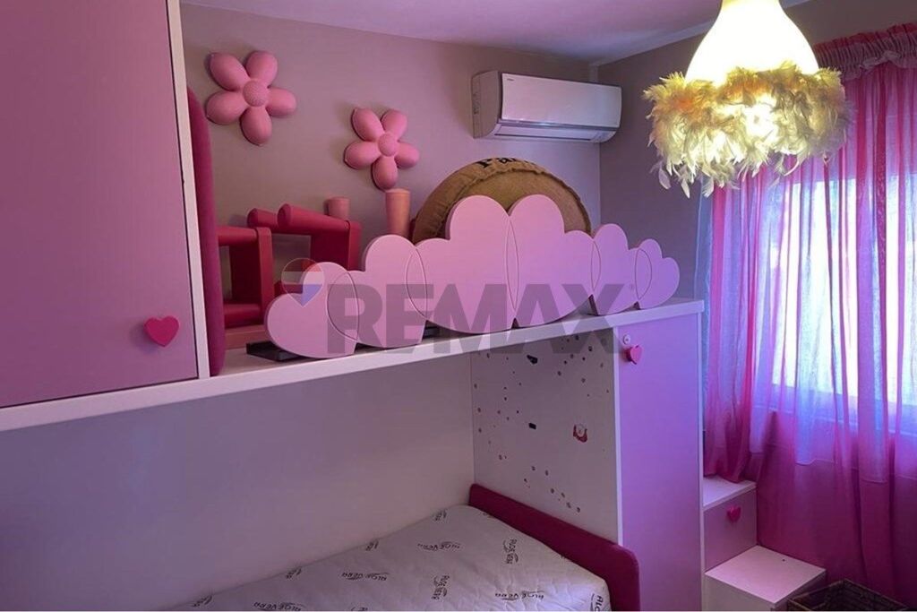 For Rent Apartment 2+1+2 Building with Arrow