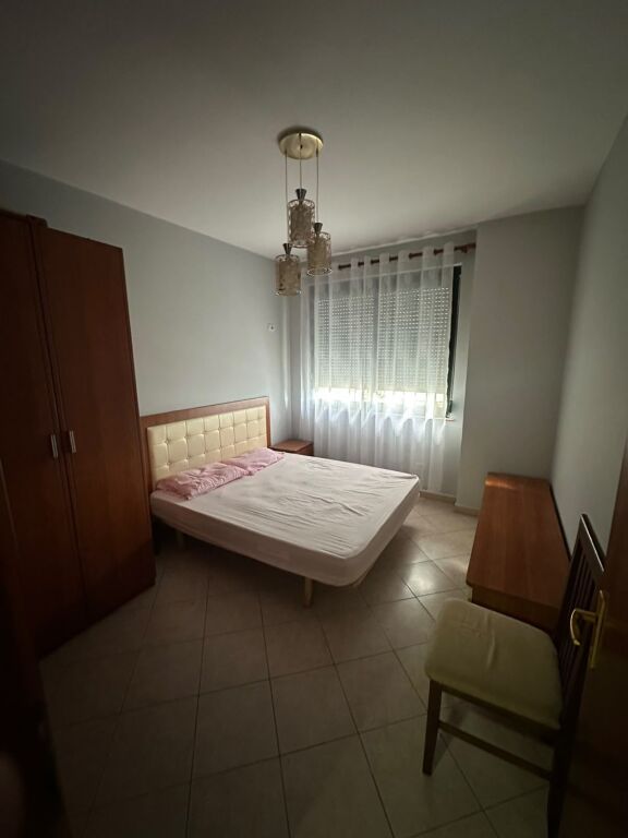 Apartament 1+1 me Qira Ish Ekspozita Tirane
