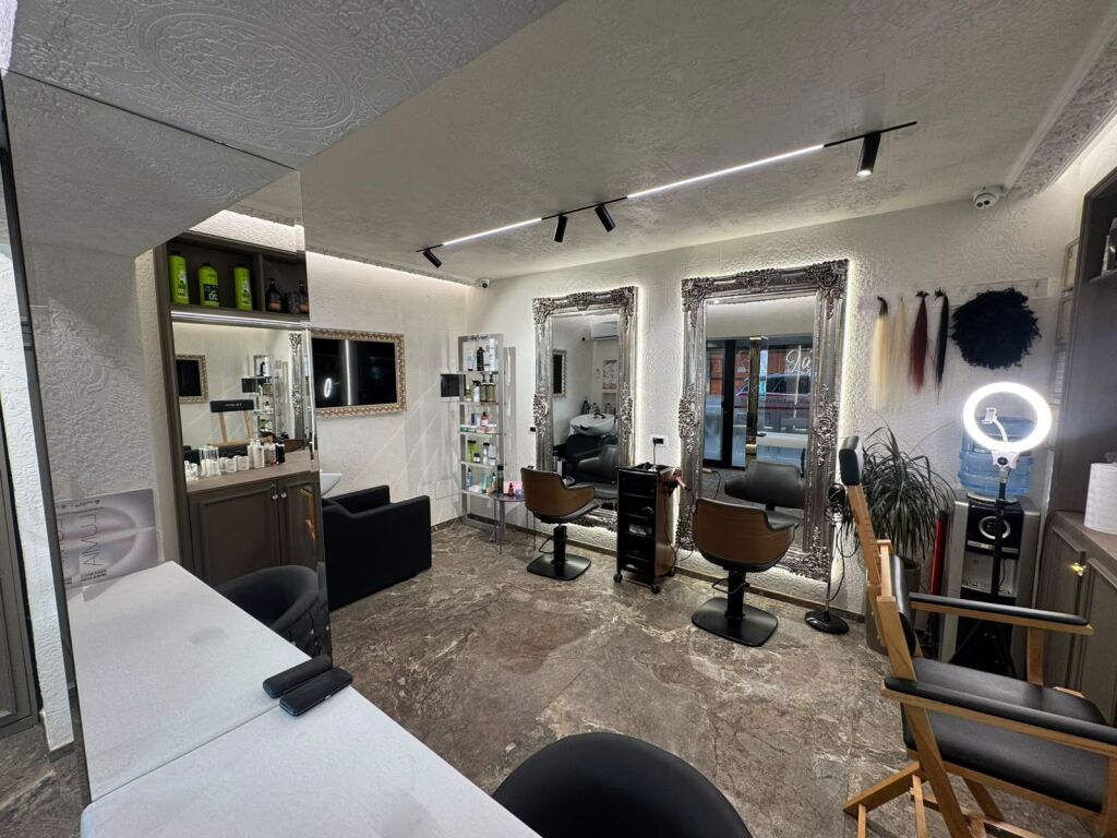 JEPET ME QIRA BEAUTY STUDIO E KOMPLETUAR