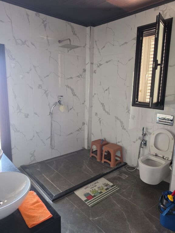 Jepet me qira 2+1+2 DON BOSKO 60.000 leke