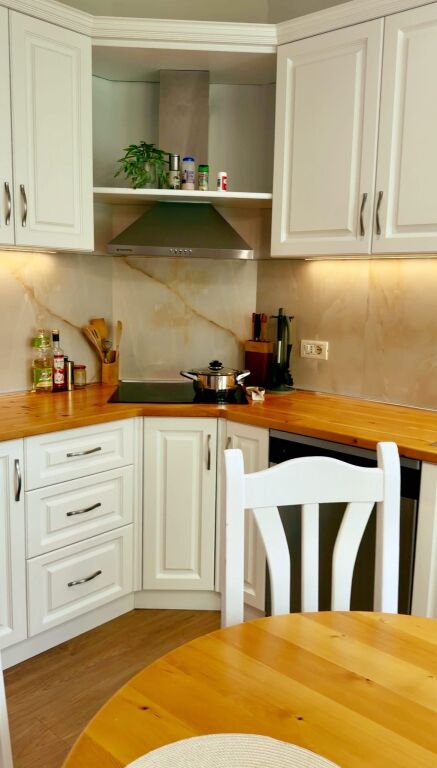 For RENT 2+1 apartment in Bllok, School “11 Janari”