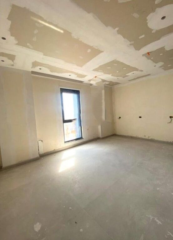 Apartament /Zyre 3+1+2+ Verande per qira Bulevardi i Ri , Kompleksi Ndregjoni