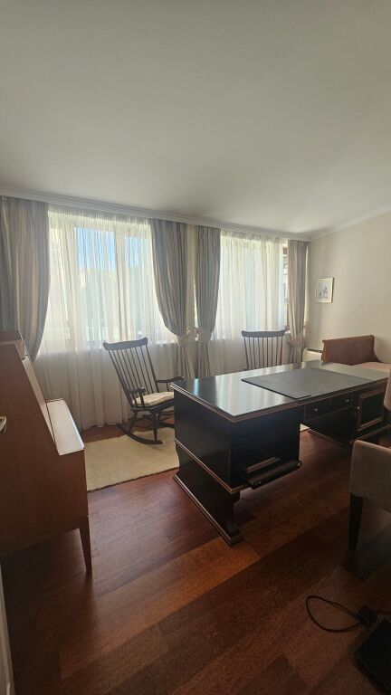 Shitet apartamenti 3+1+3 ne Bllok