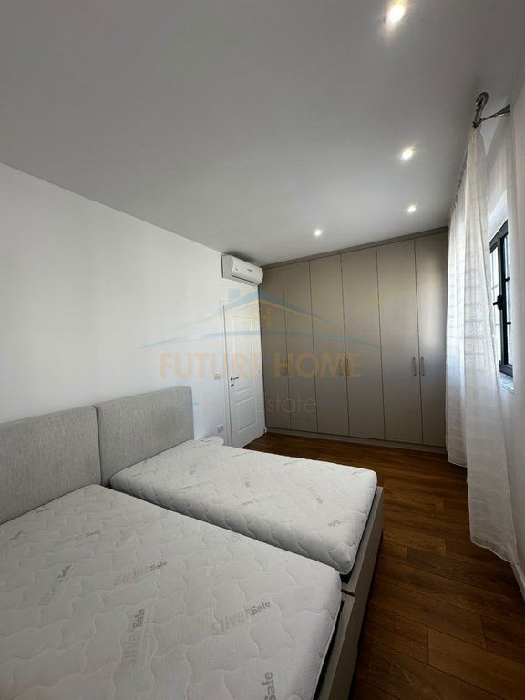 Qera, Penthouse, Durres