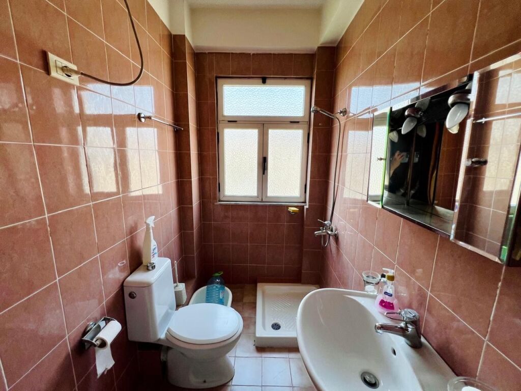 Apartament 3+1 me qira Garda