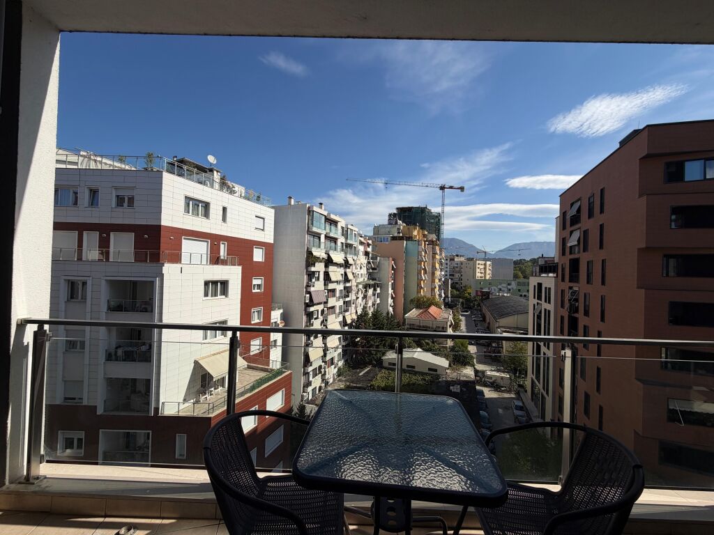 SHITET APARTAMENT 2+1+2 TEK RRUGA E KOSOVAREVE!