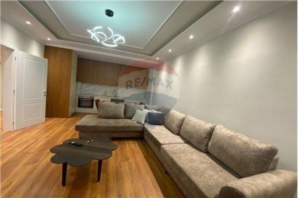 Apartament me qira 1+1+ parkim te green city