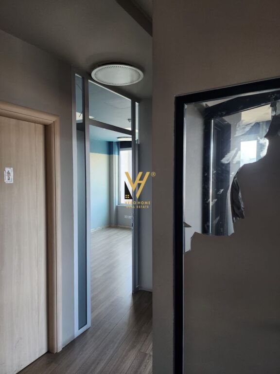 OFFICE 230 M2 FOR RENT ON KAVAJA STREET 260,000 LEKE