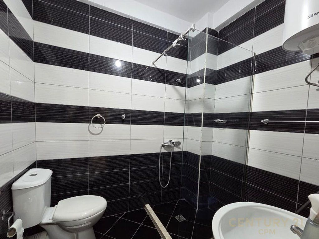 JEPET APARTAMENT 1+1 ME QERA NE MISTO MAME!
