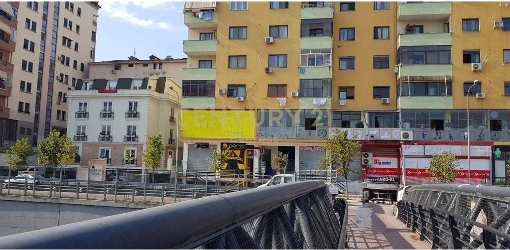 SELITE, COMMERCIAL FOR RENT 1,300 € /Month