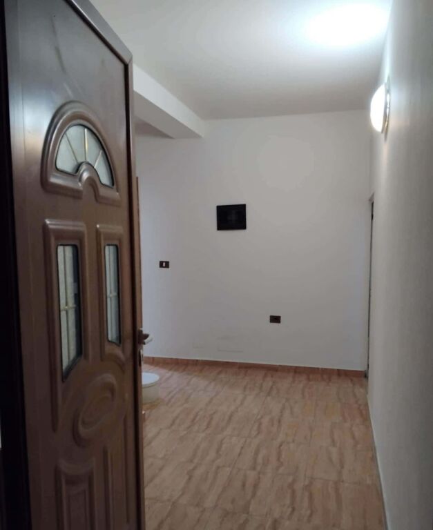 Qera | Ambjent Biznesi | Kamëz | 400 €/muaj