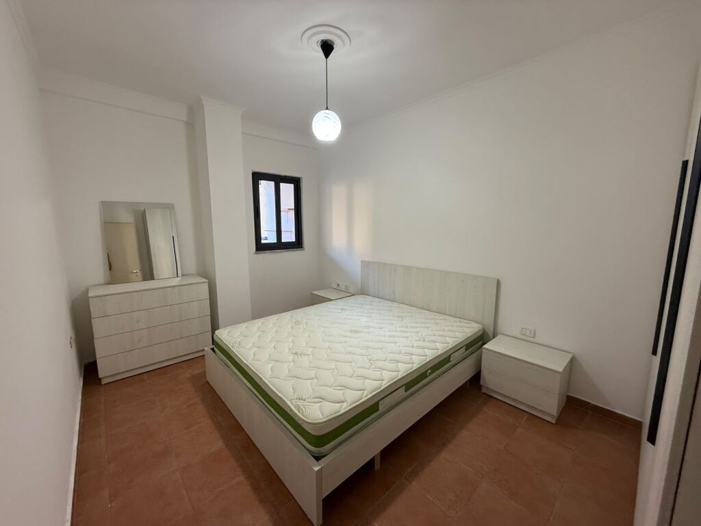 Apartament me qira 1+1 Stadiumi Dinamo