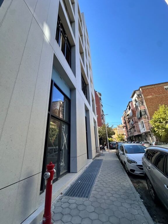 🏢 AMBIENT PËR ZYRË ME QIRA PRANE VASIL SHANTO