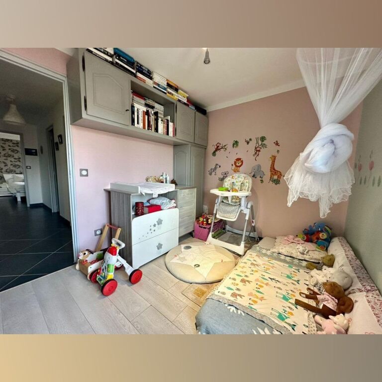 Astir, 2+1 apartment for rent.