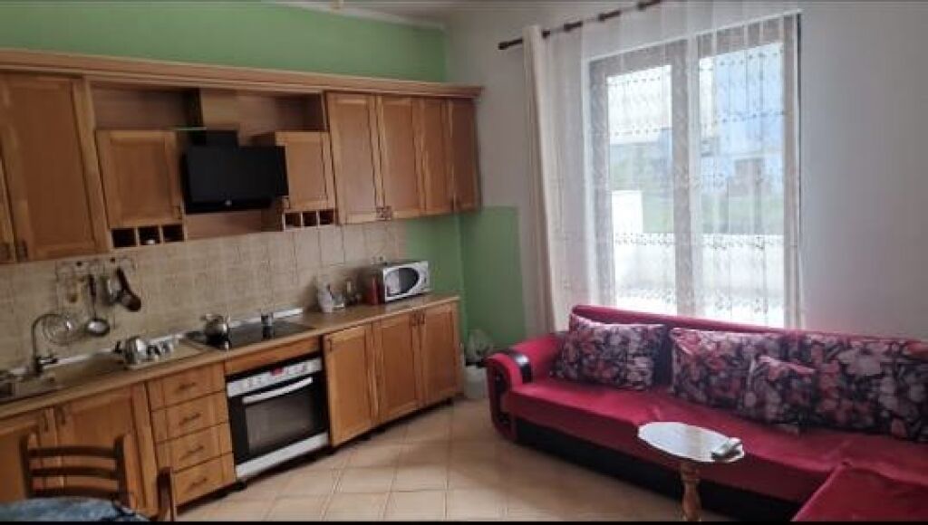 Apartament me qera 3+1 ne Rrugen e Elbasanit ID 5701