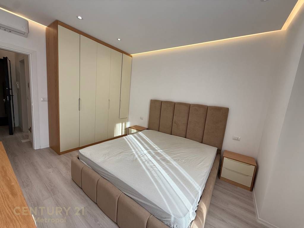 JEPET ME QIRA APARTAMENT 1+1, ZOGU I ZI!