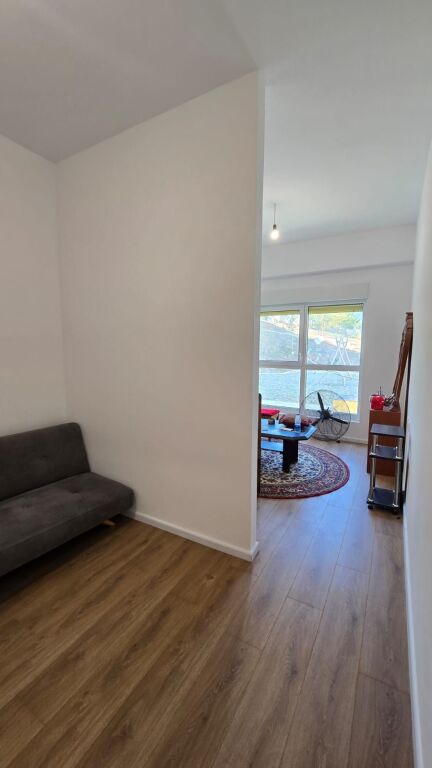 Shitet apartament 2+1+2 tek Rezidenca Kaimi , Rruga Ali Demi .