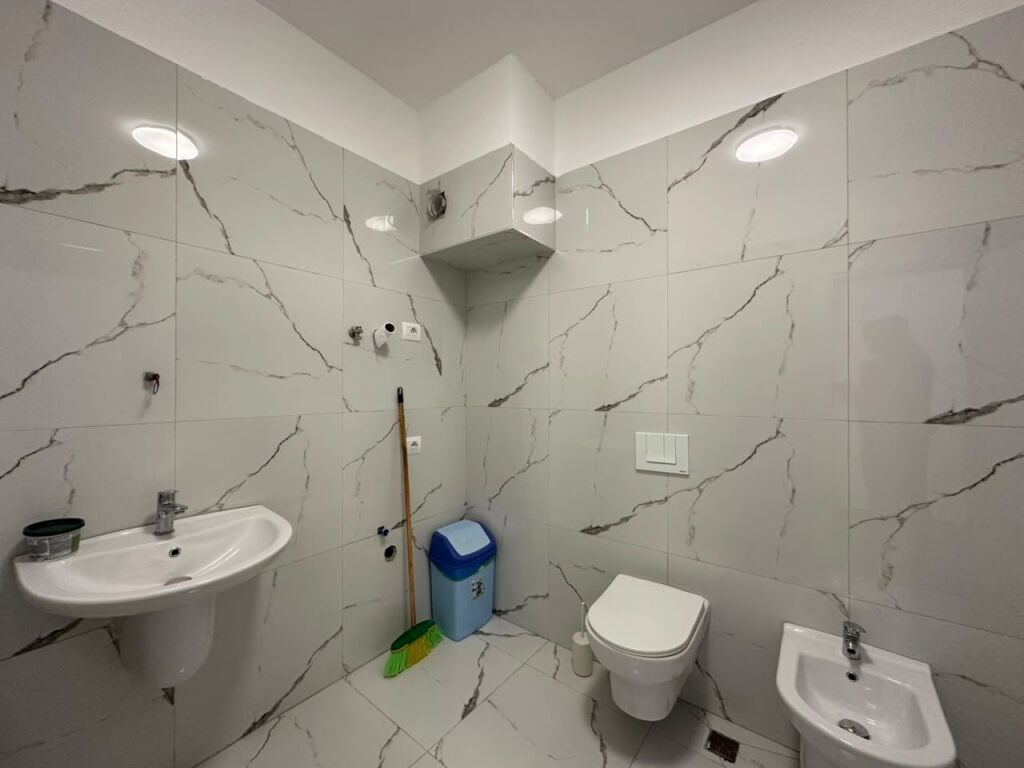 BUSINESS PREMISES FOR RENT