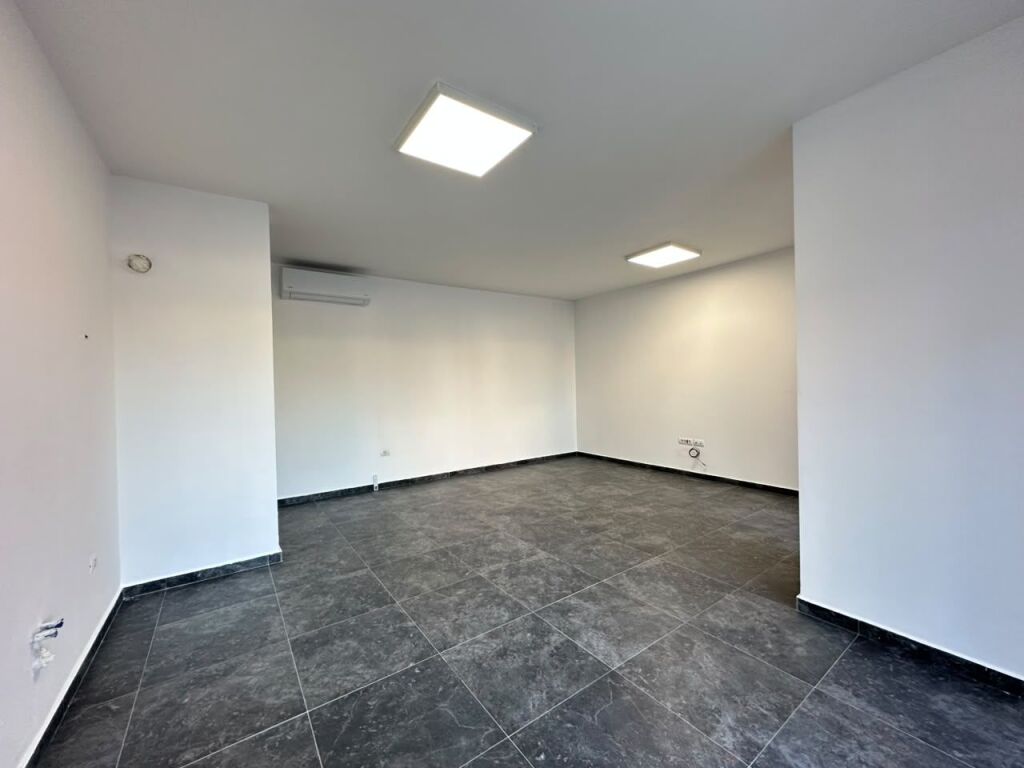 BUSINESS PREMISES FOR RENT