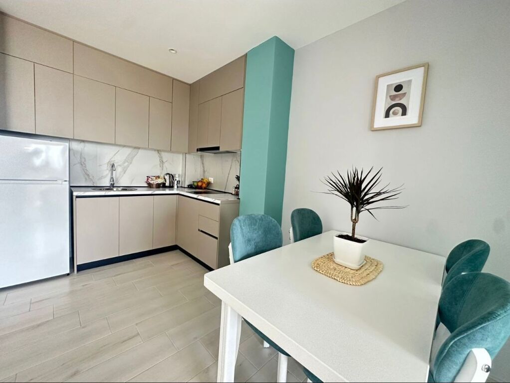 Apartament 2+1 me qera ,prane portit,Vlore