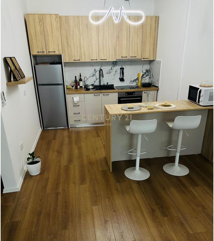 Apartament 1+1 Me Qira në Rruga e Kavajës, Tiranë - 90,000 leke/muaj| 80 m²