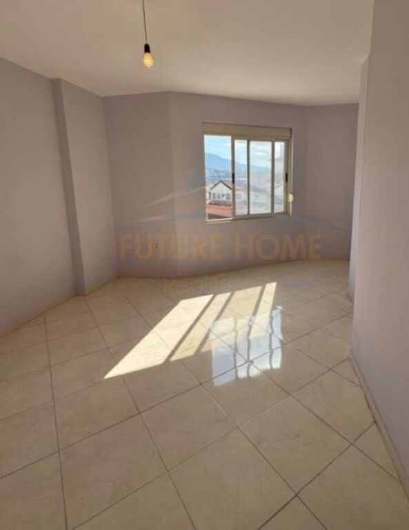 Shitet, Apartament 3+1+2, Rruga Shefqet Kuka, Fresk, Tirane