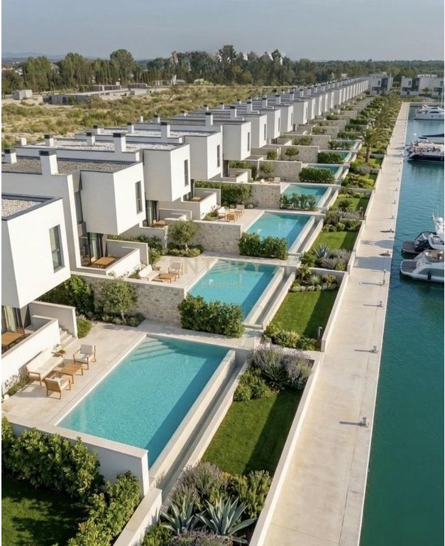 TURQUOISE MARINA, VENDIAMO VILLA 3+1+2