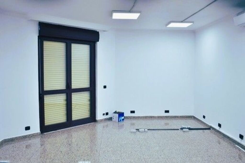 🏢 Jepet zyrë me qira – Qendër
