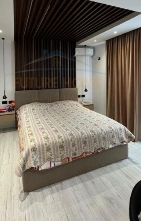 Vendesi Appartamento 2+1+2+ Veranda, Shkozë