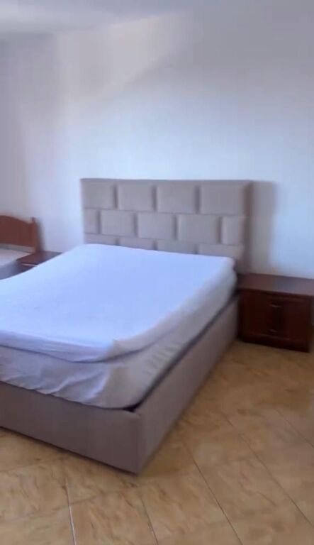 Jepet Me Qera Apartament 1+1+1 Ballkon