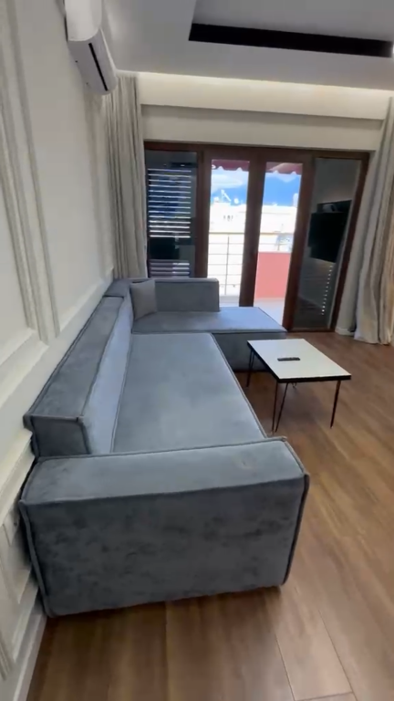 Apartament 1+1 per shitje Komuna e Parisit !