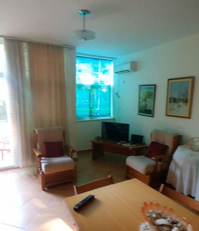 Shitet apartament 1+1