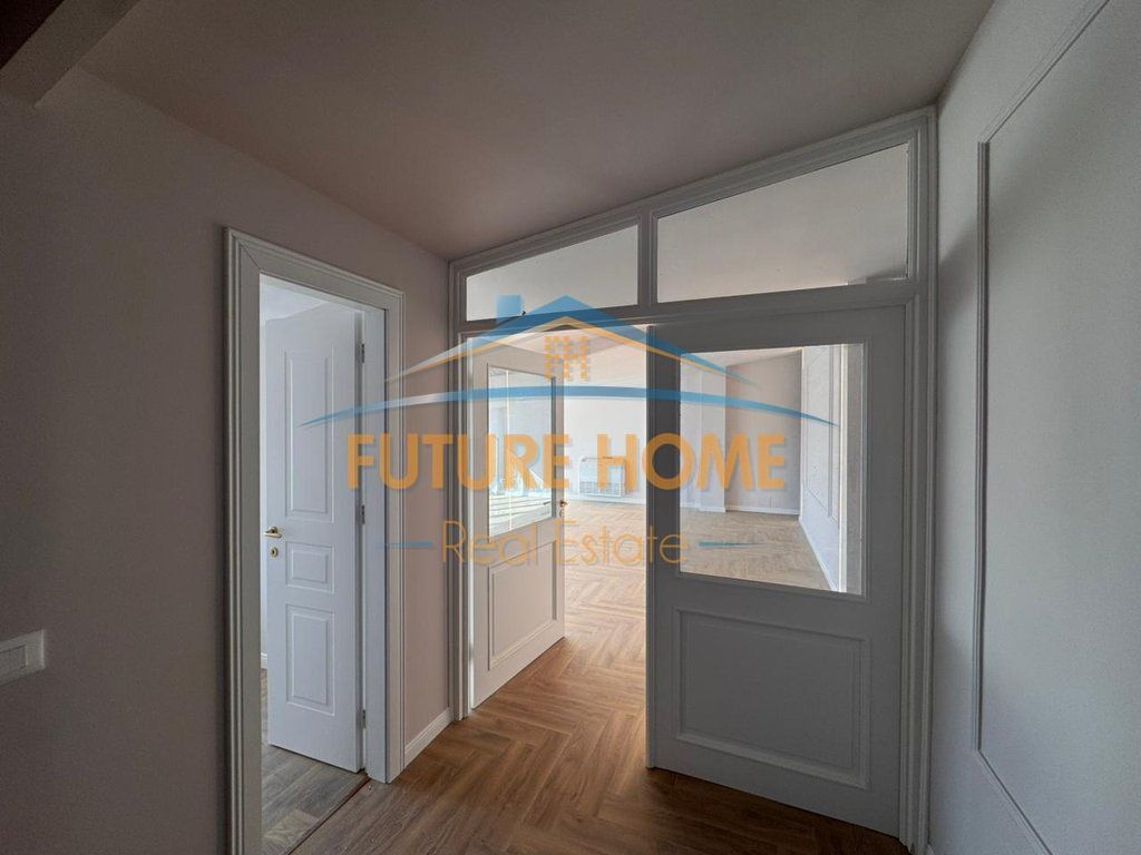 Qira, Ambient per zyra, Shallvaret 2,500 €