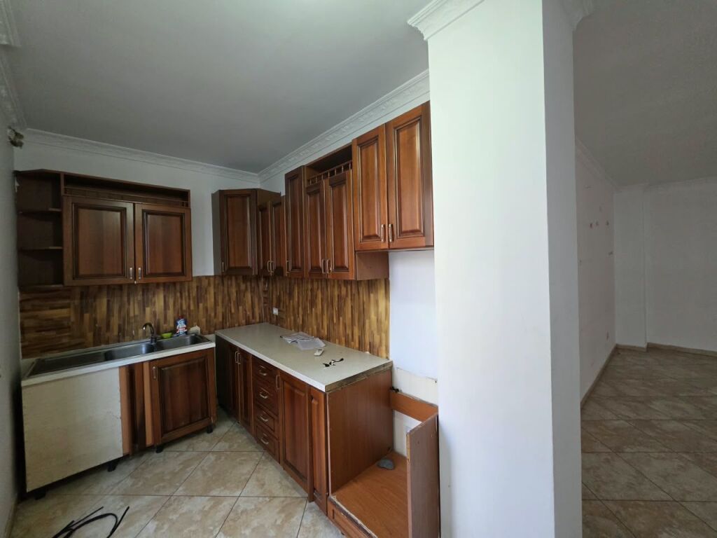 🏠 Jepet me qira apartament 2+1+2