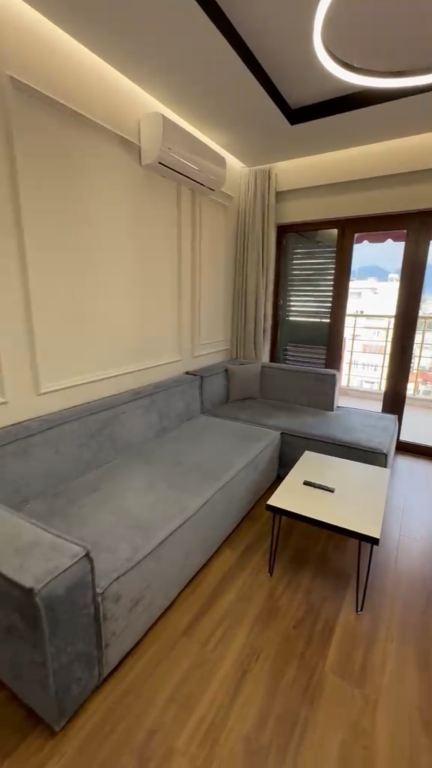 Apartament 1+1 per shitje Komuna e Parisit !